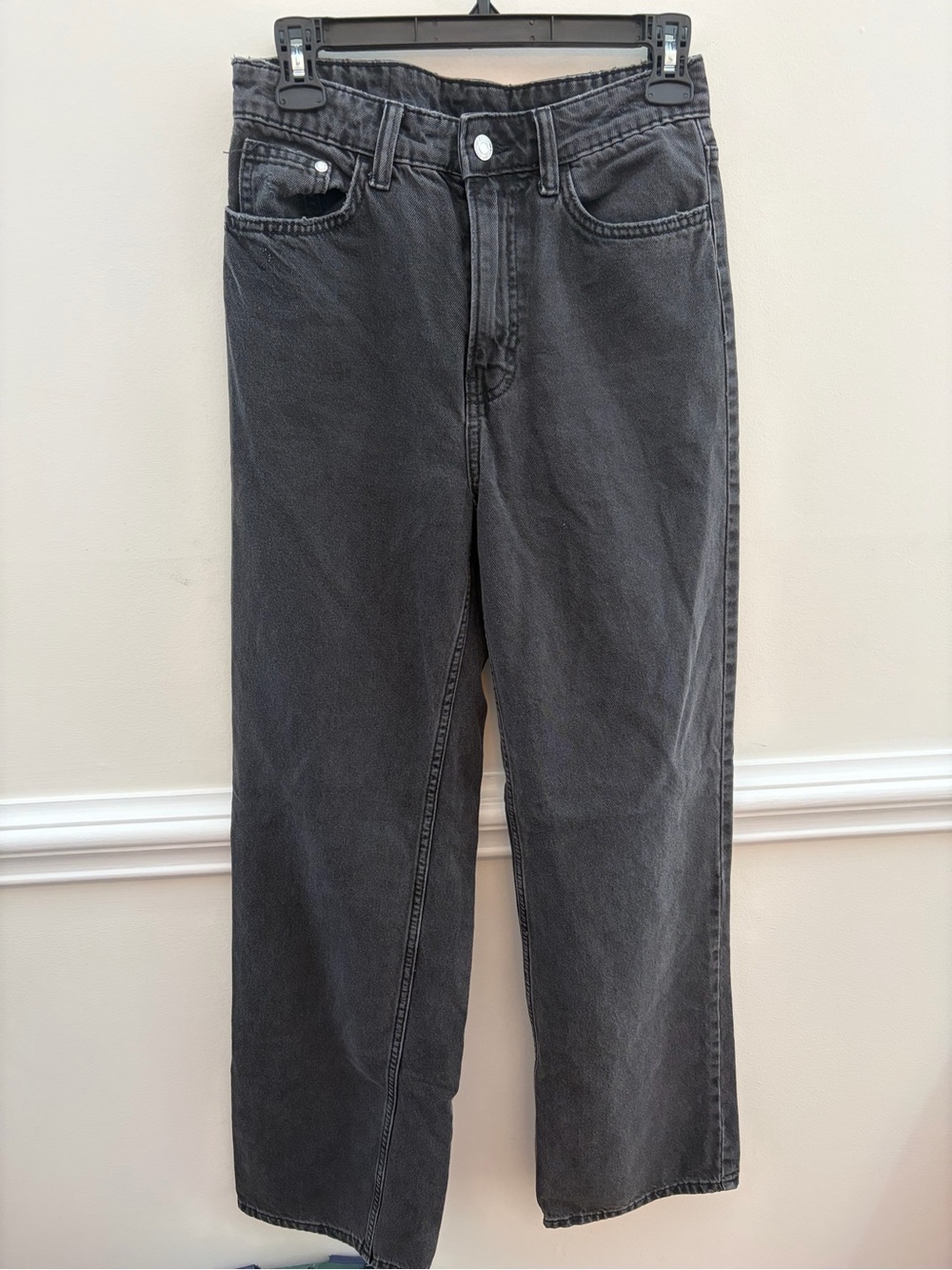 H&M Women's Straight-Leg Jeans in Washed Black